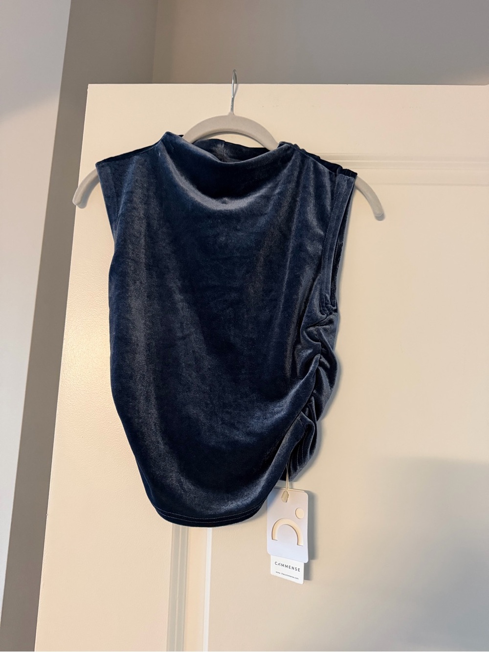 Commense Velvet Sleeveless Top in Navy